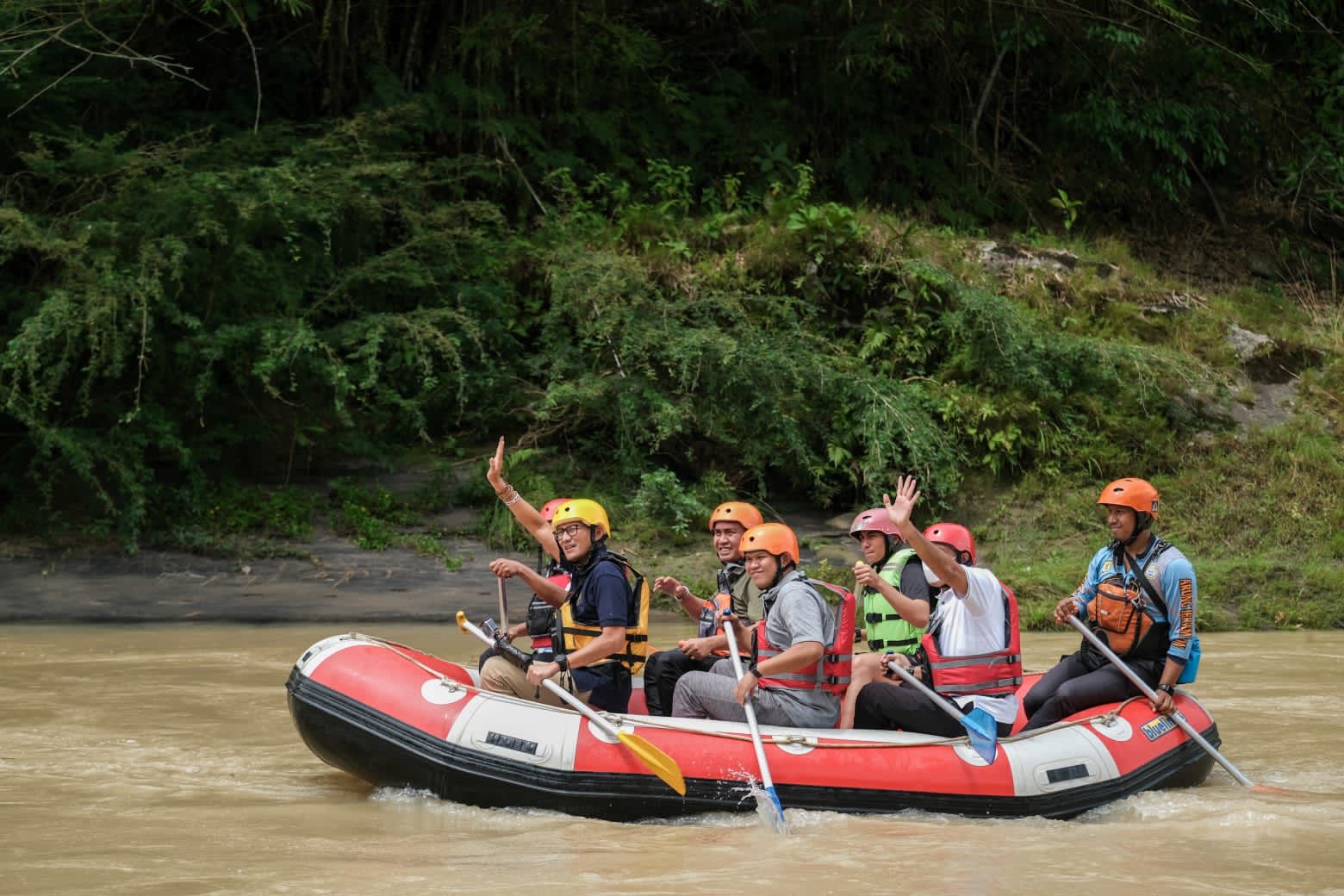 Menparekraf Jajal Wisata Arung Jeram di Desa Wisata Buluh Duri Sumut